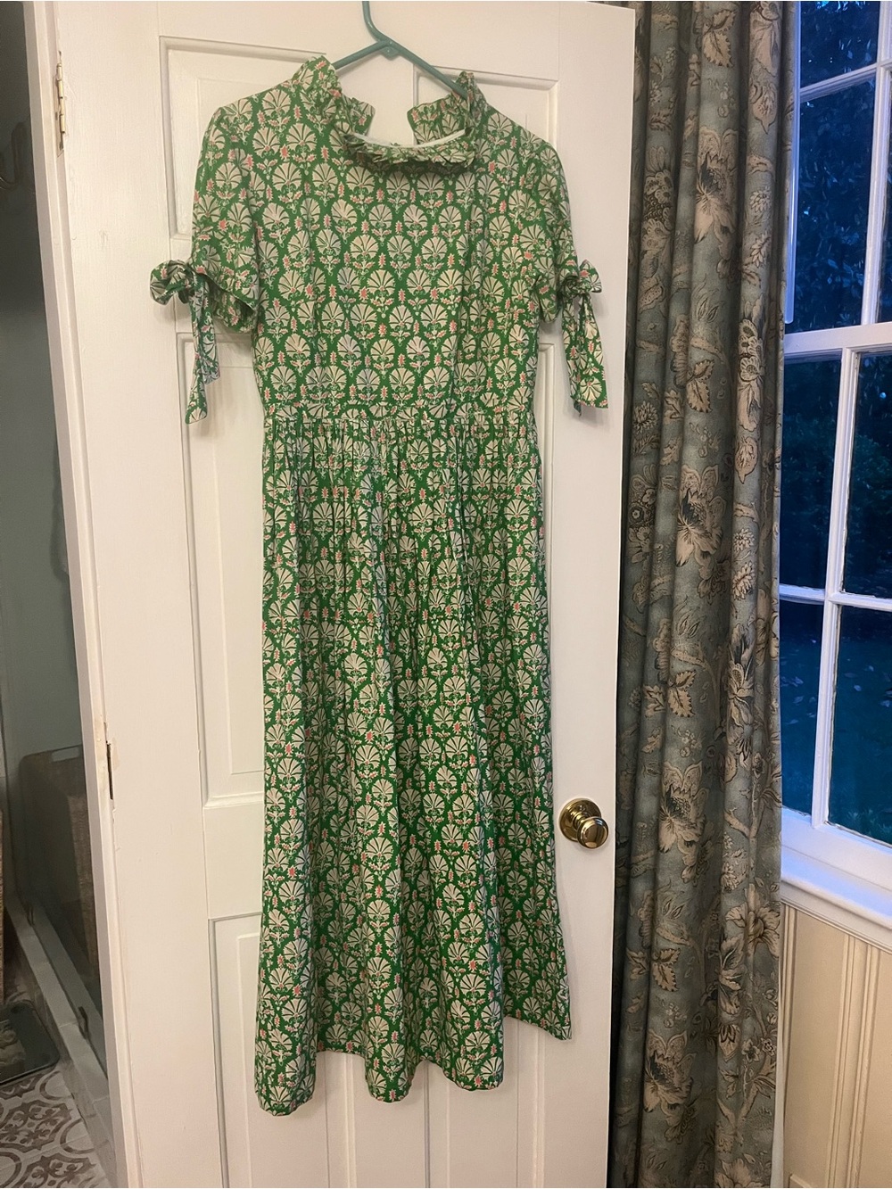 Elizabeth Wilson Green Floral Maxi Dress with Tie Sleeve Detail